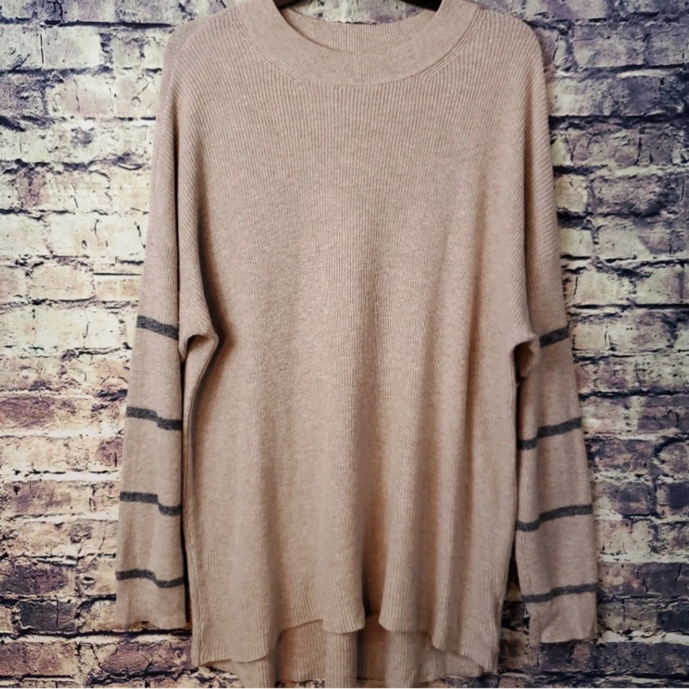 American Eagle AEO Natural Tan Khaki Jegging Fit Long Sleeve Knit Top Size M